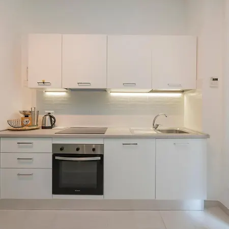 Xenia Apartments - Luminous Suite In Citylife-3